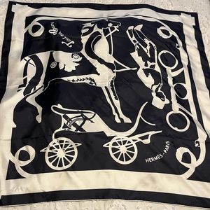 Hermes scarf. Navy. With box